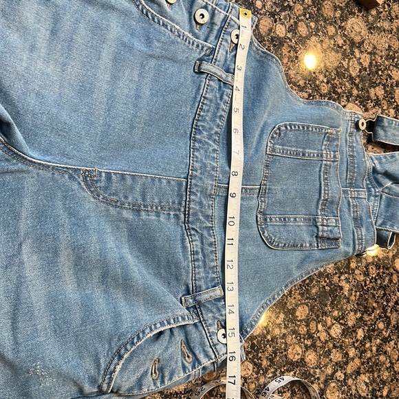 Distressed overalls - Picture 5 of 5